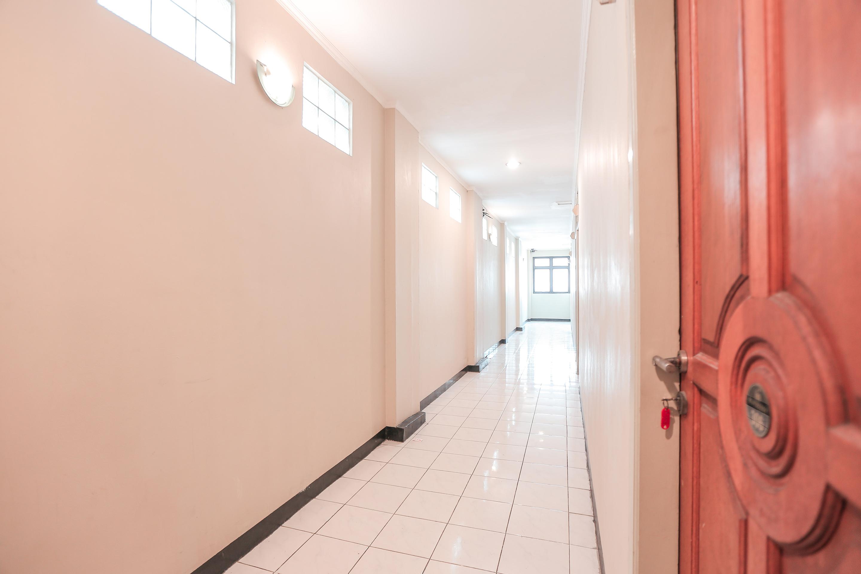 Oyo 117 Blueberry Homestay ジャカルタ エクステリア 写真