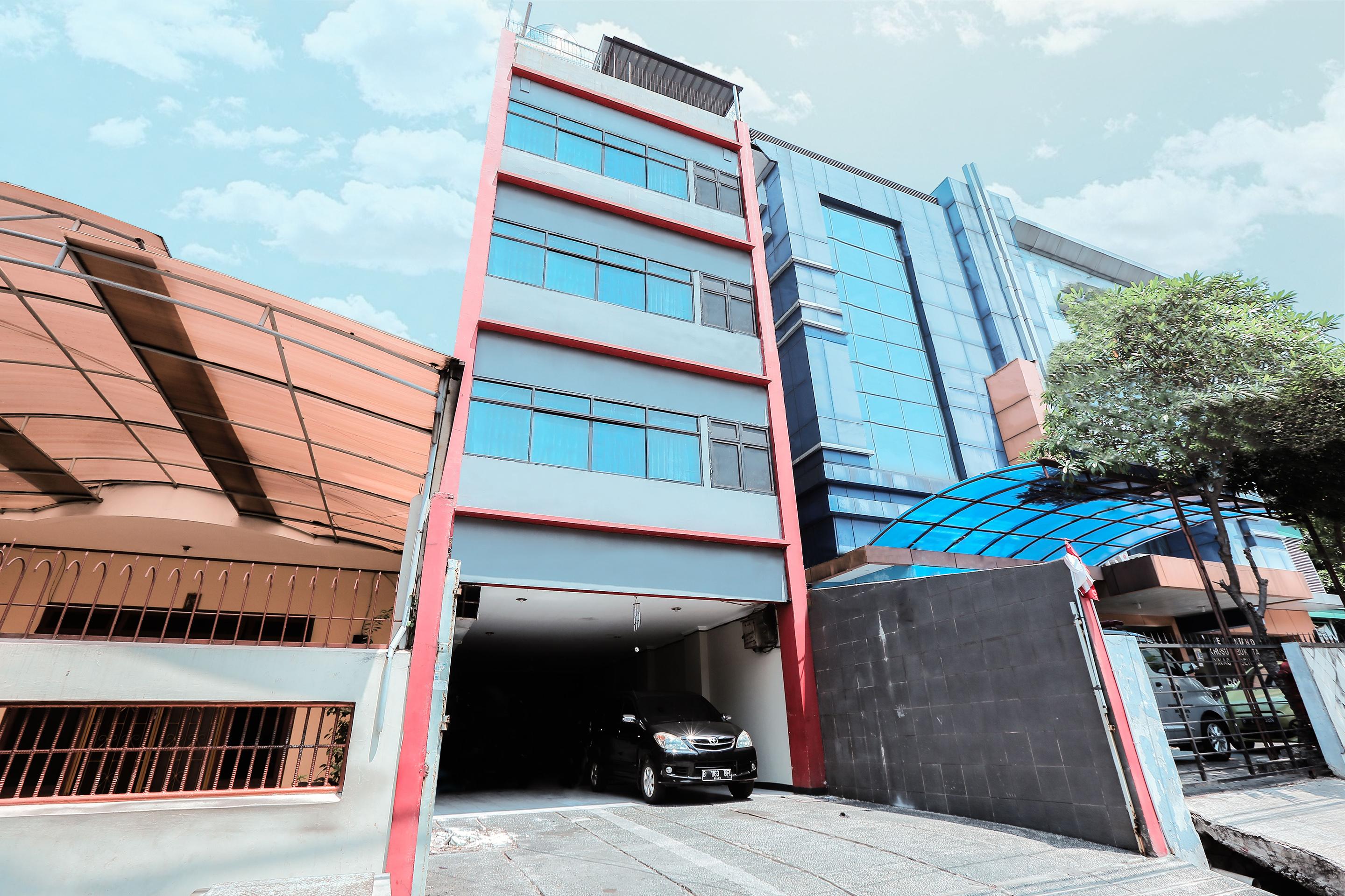 Oyo 117 Blueberry Homestay ジャカルタ エクステリア 写真