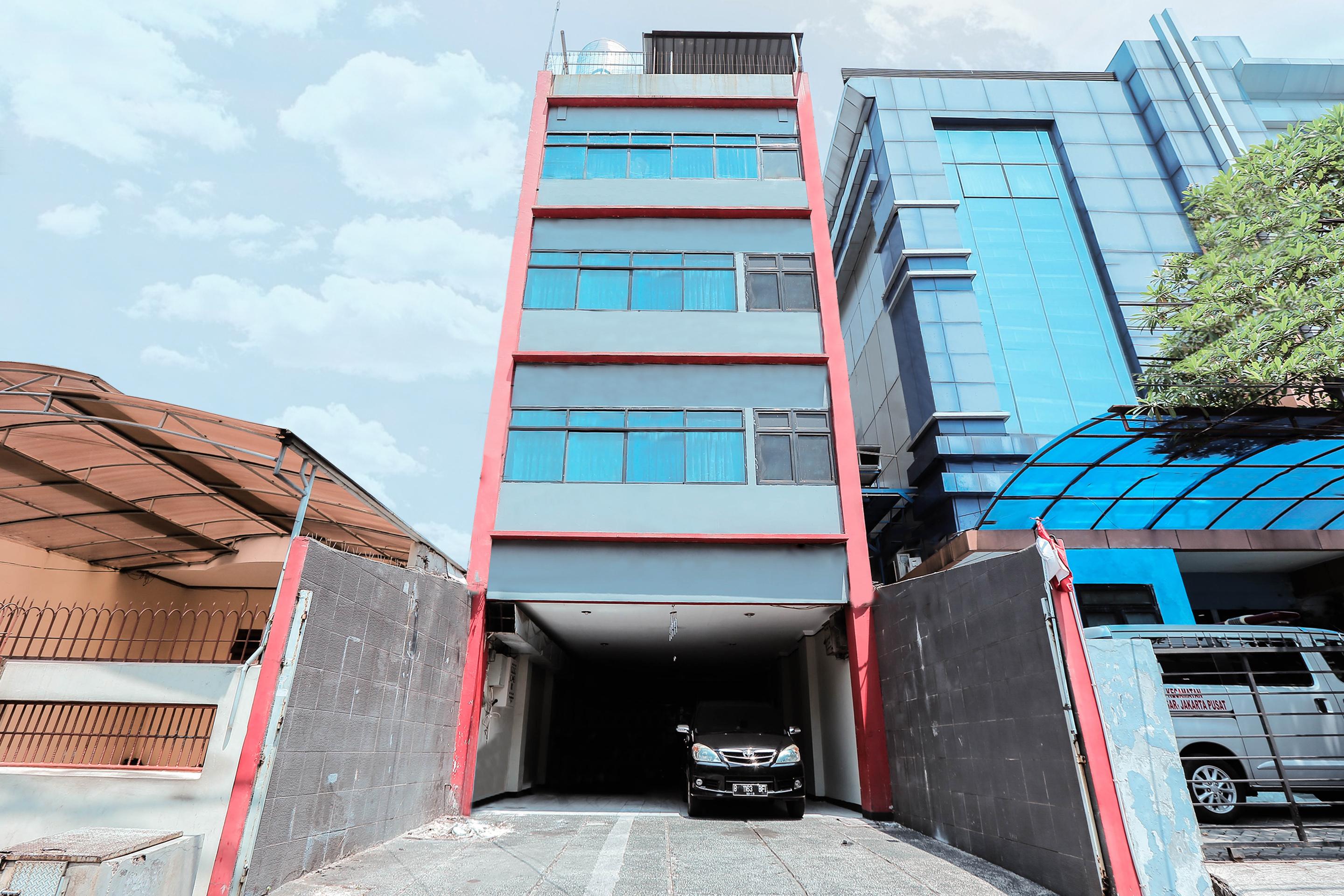 Oyo 117 Blueberry Homestay ジャカルタ エクステリア 写真