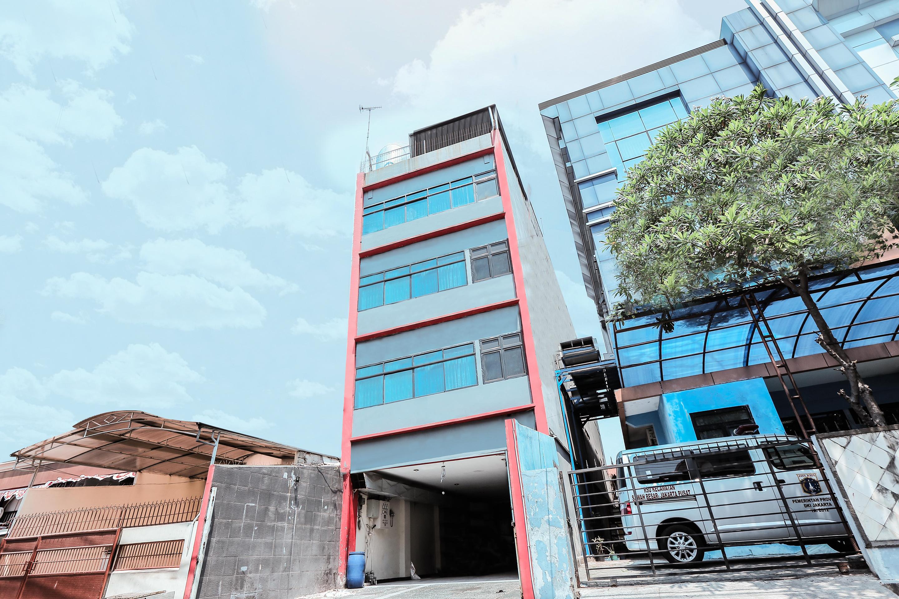 Oyo 117 Blueberry Homestay ジャカルタ エクステリア 写真