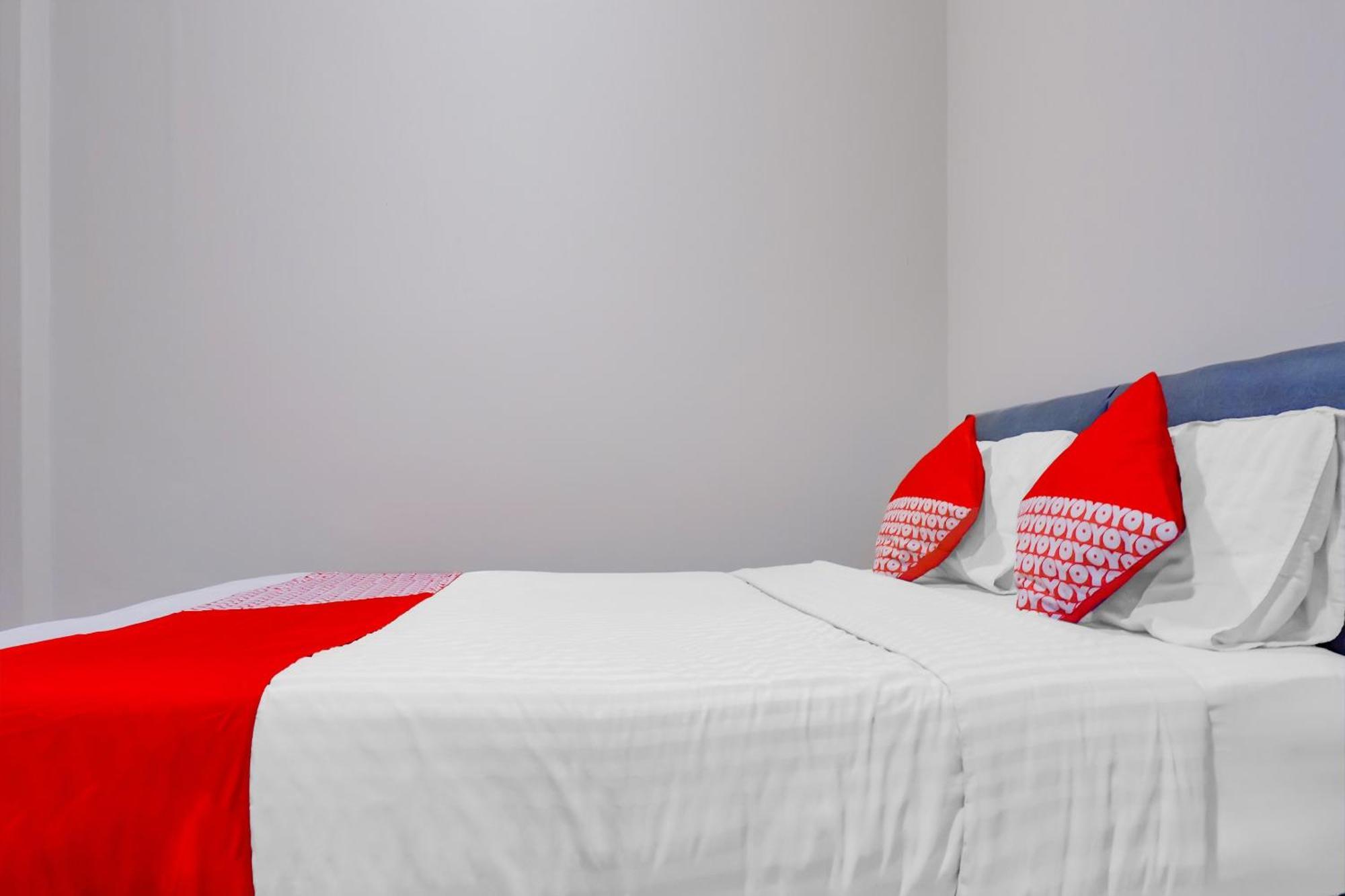 Oyo 117 Blueberry Homestay ジャカルタ エクステリア 写真