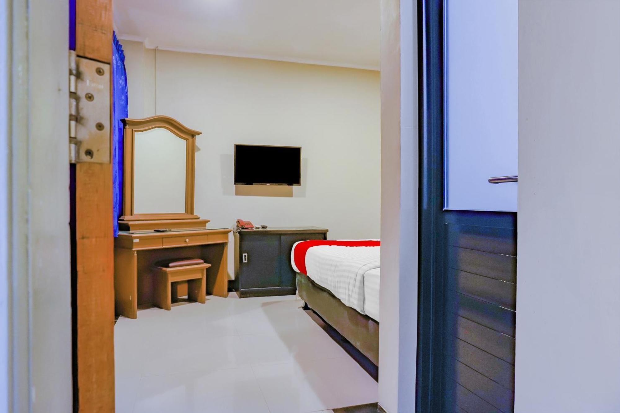 Oyo 117 Blueberry Homestay ジャカルタ エクステリア 写真