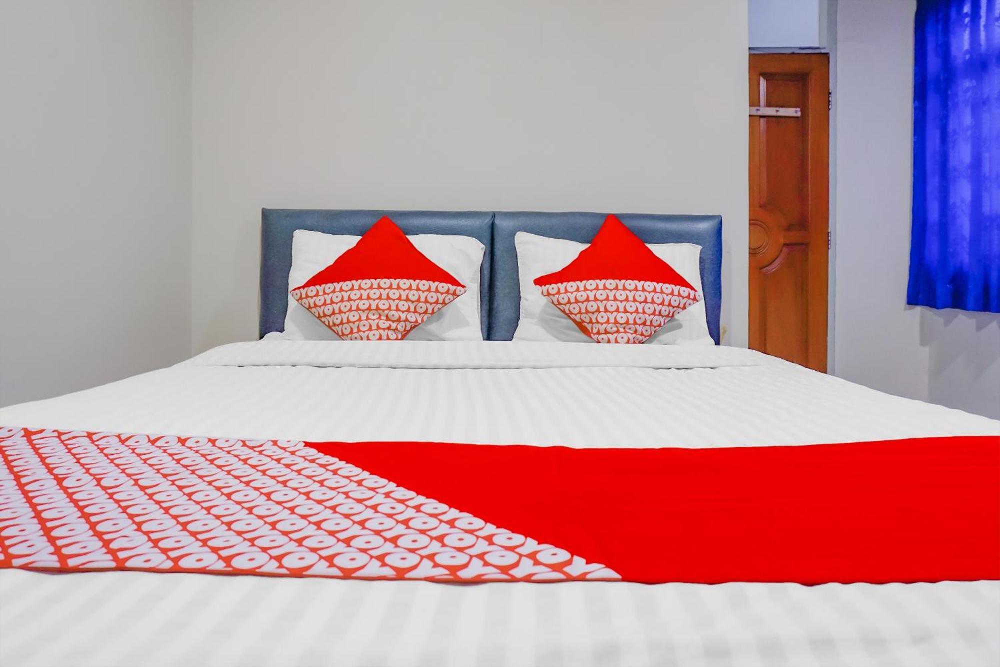 Oyo 117 Blueberry Homestay ジャカルタ エクステリア 写真