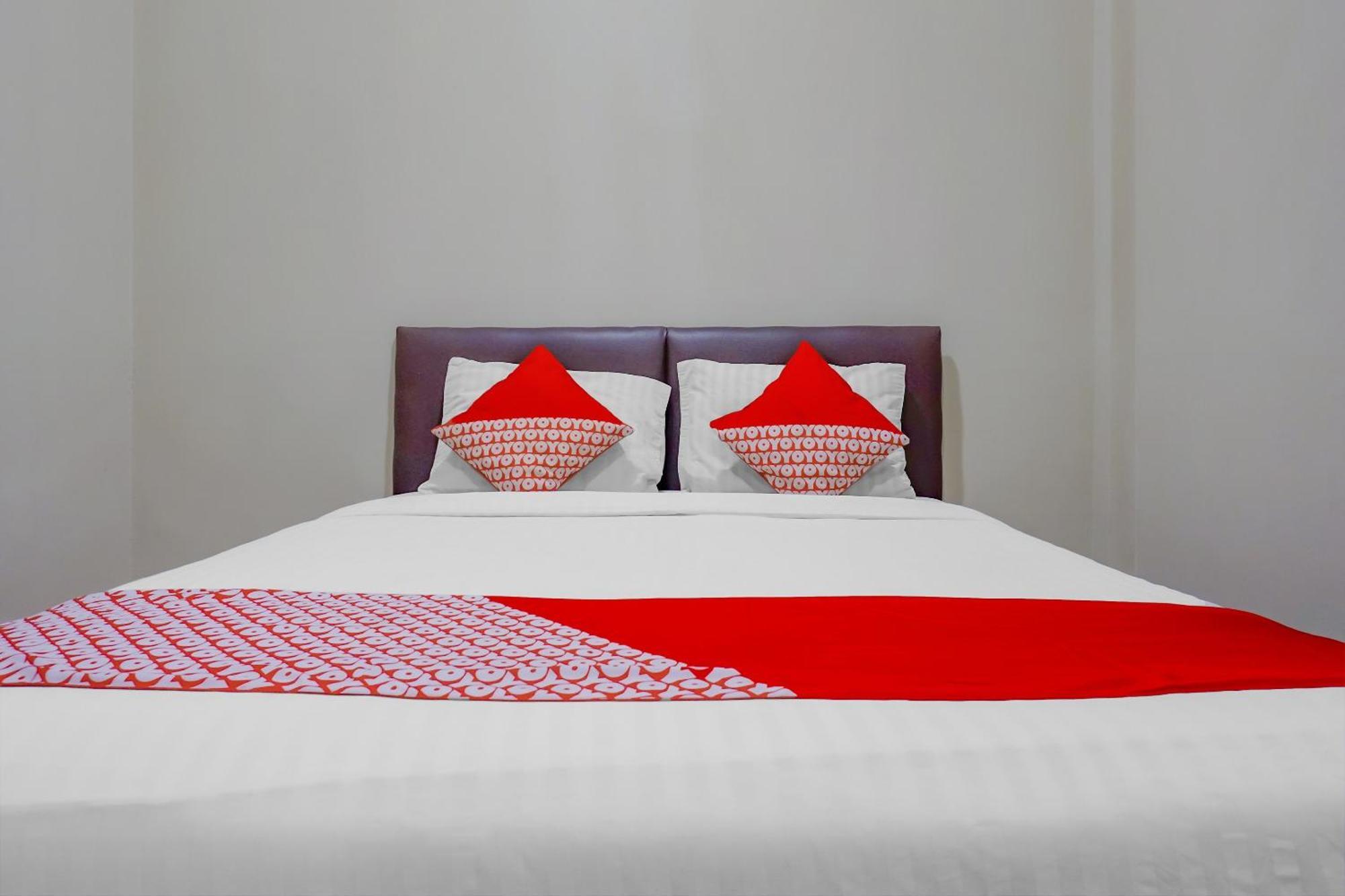 Oyo 117 Blueberry Homestay ジャカルタ エクステリア 写真