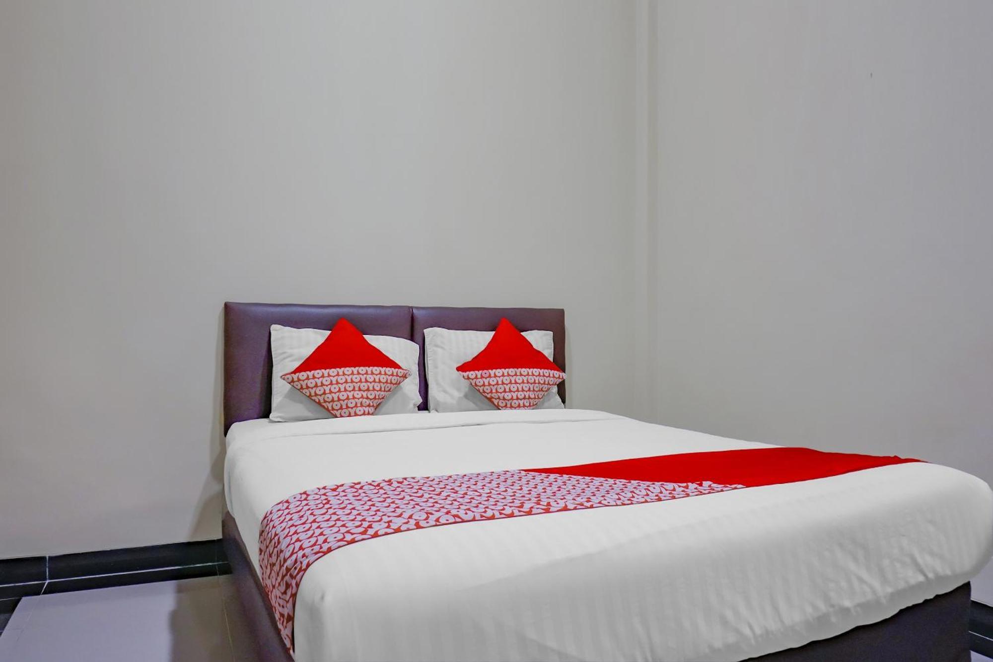 Oyo 117 Blueberry Homestay ジャカルタ エクステリア 写真