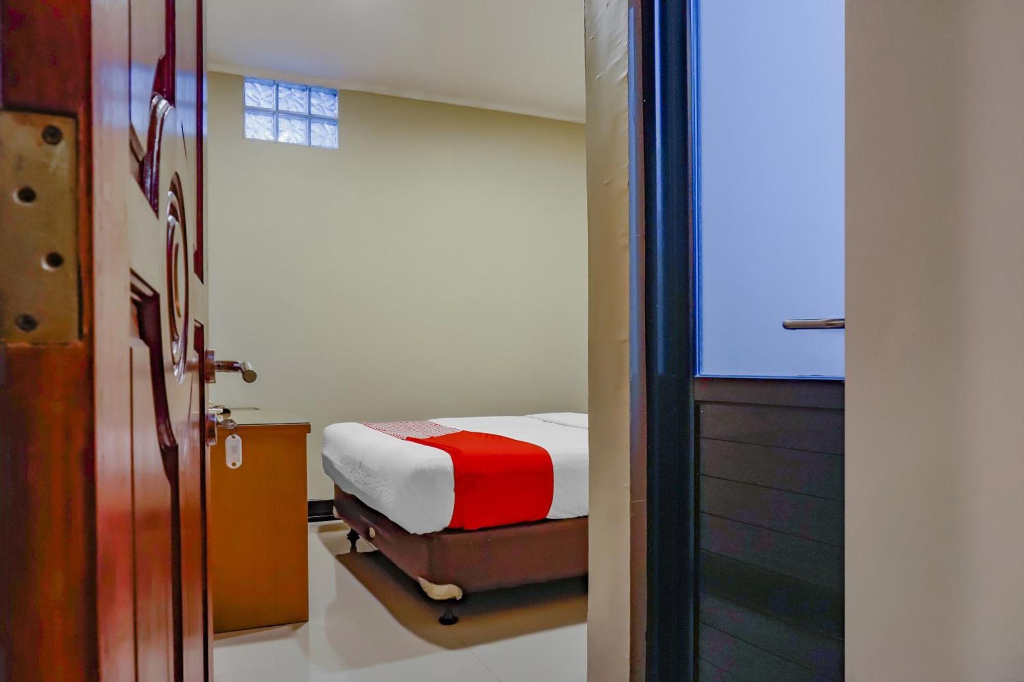 Oyo 117 Blueberry Homestay ジャカルタ エクステリア 写真
