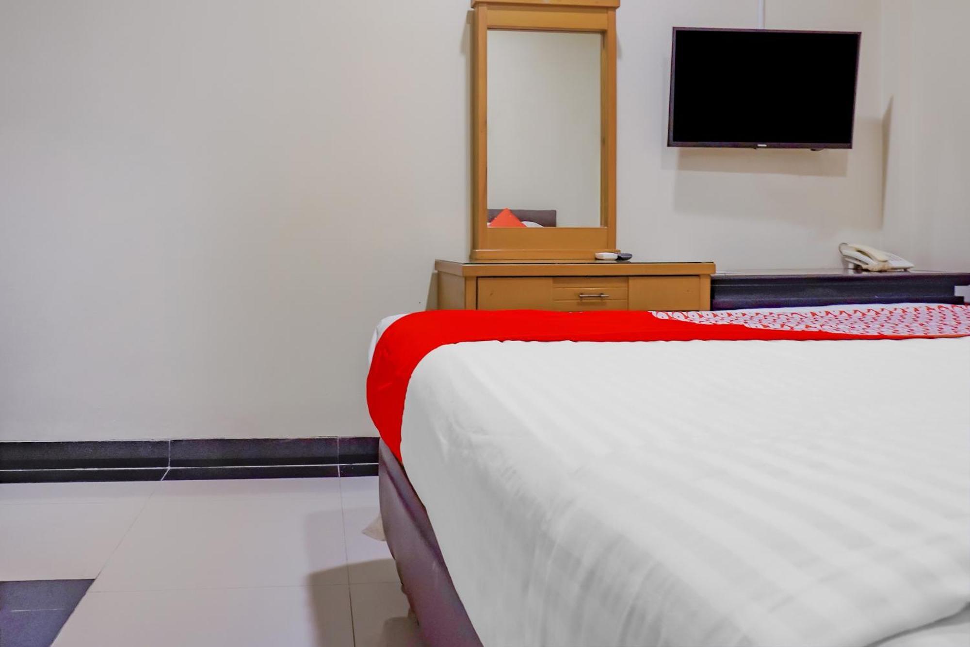 Oyo 117 Blueberry Homestay ジャカルタ エクステリア 写真