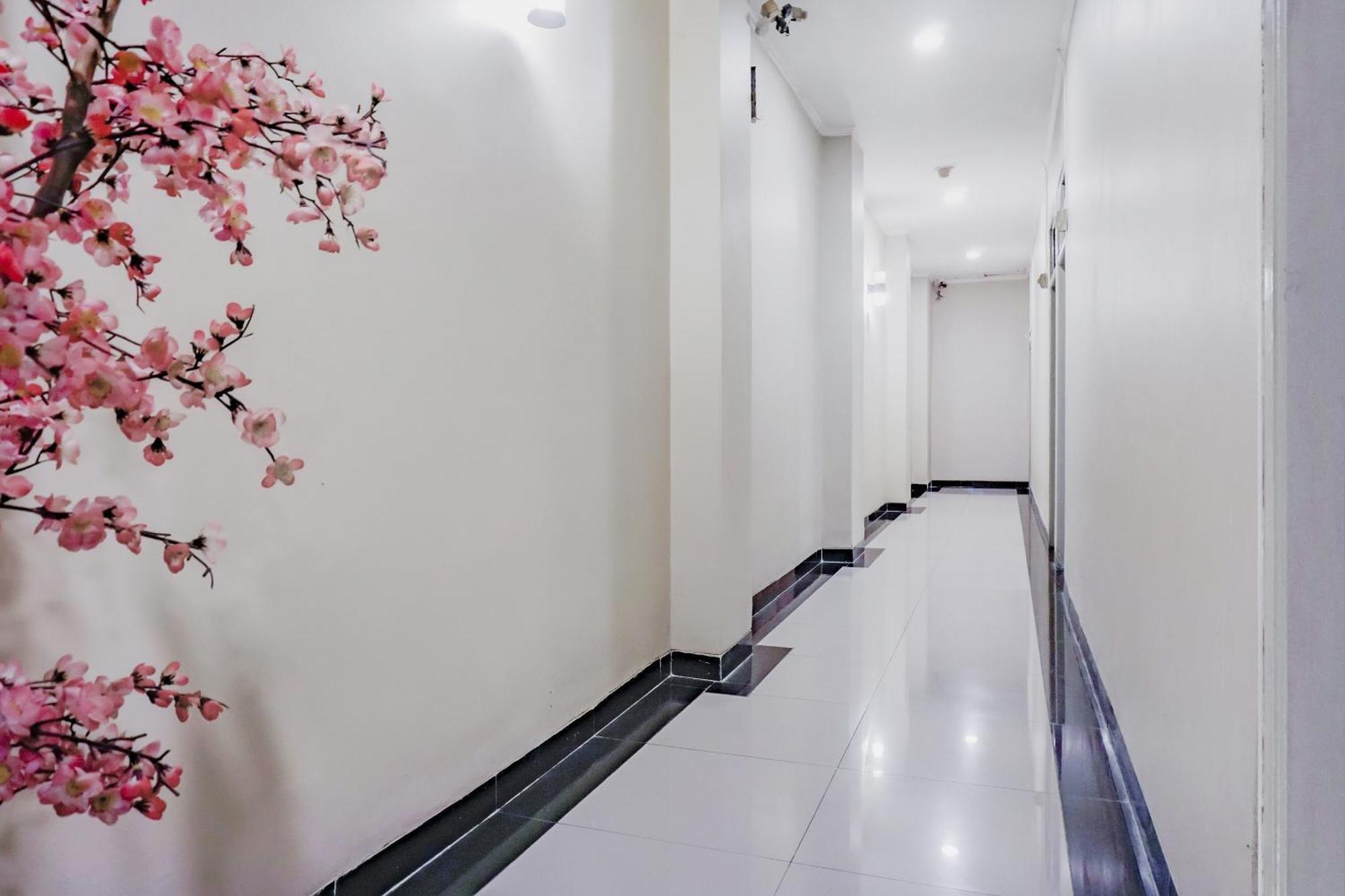 Oyo 117 Blueberry Homestay ジャカルタ エクステリア 写真
